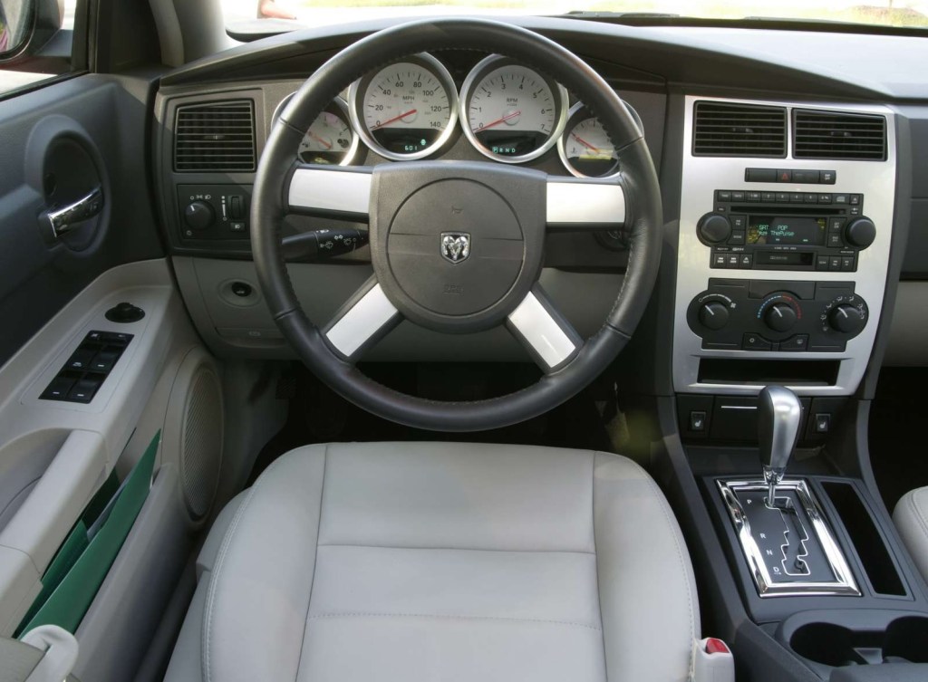 2006 Dodge Charger SXT interior
