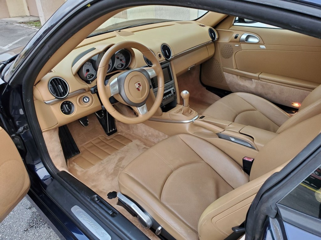 2008 Porsche Cayman S interior