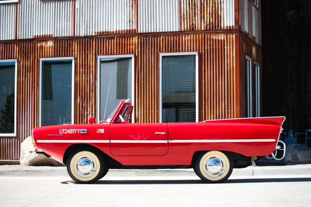 1964 Amphicar side