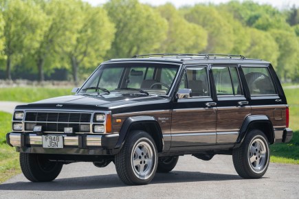 The Jeep Cherokee Wagoneer Limited Is a Wood-Paneled Throwback to the 1980s
