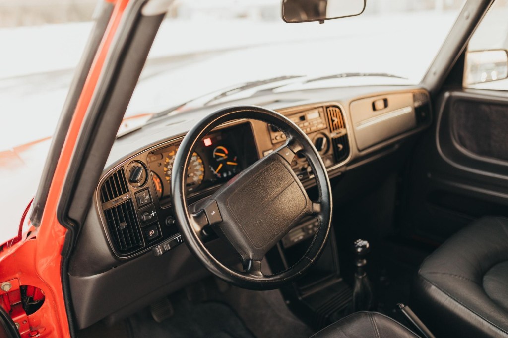 1991 Saab 900 Turbo SPG interior