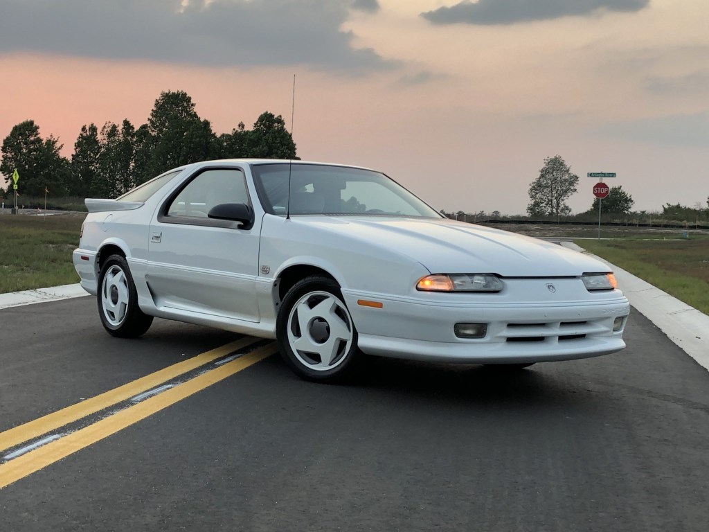 1992 Dodge Daytona IROC R/T