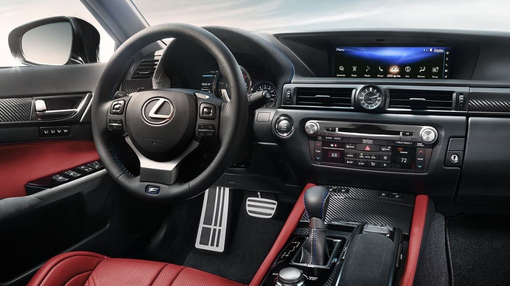 2020 Lexus GS F center console
