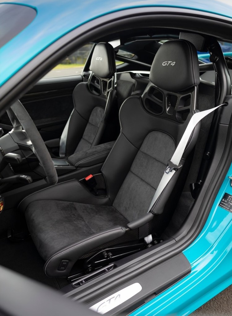 2020 Porsche Cayman GT4 interior