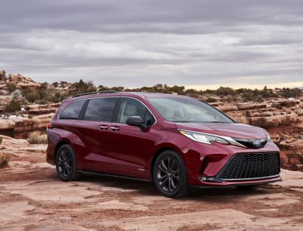 The 2021 Honda Odyssey Can’t Beat the Toyota Sienna and the Chrysler Pacifica