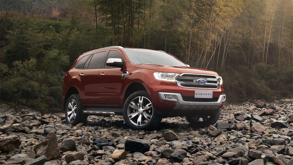 Ford Everest on rocky terrain