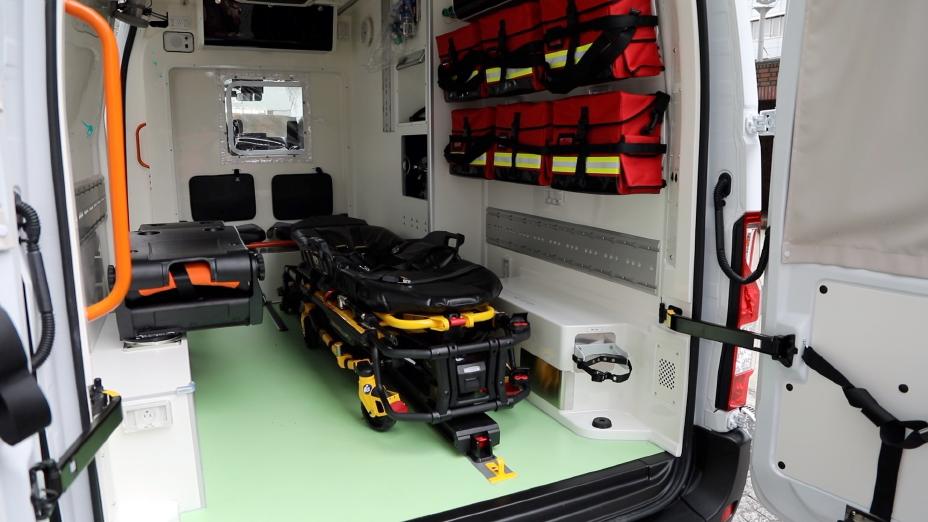 Nissan NV400 Electric Ambulance Interior 