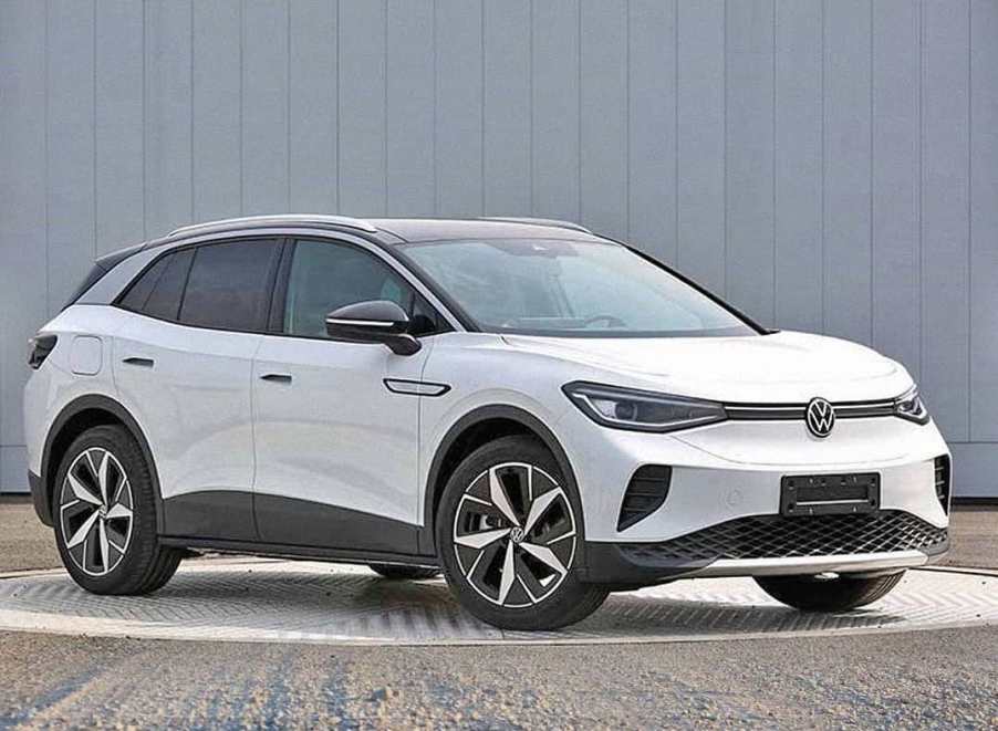 2021 VW ID.4 Cross EV in white ft 3/4 view