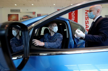 5 Reasons Why Trading Your Car Into a Dealership Could Be a Mistake