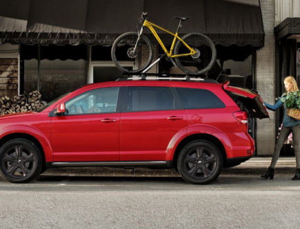 What Features Come Standard on the Dodge Journey?