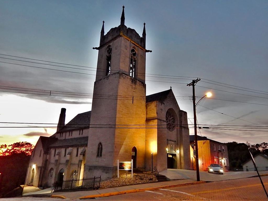 A church building near Pittsburgh, PA sits at an intersection.