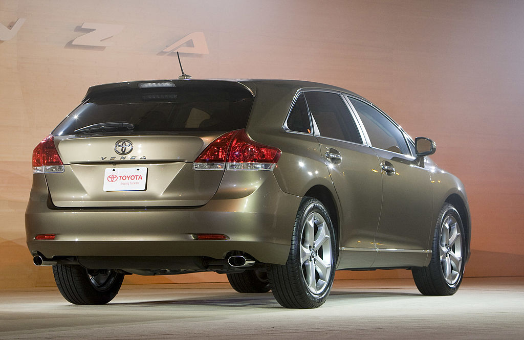 A 2009 Toyota Venza on display at an auto show