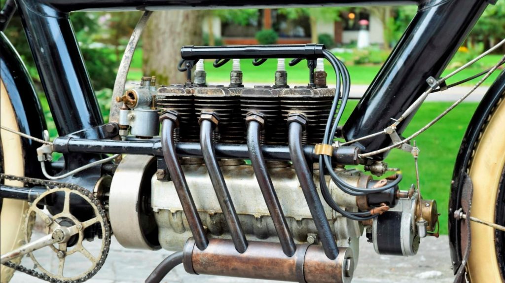 The 1911 Pierce-Arrow Four's engine