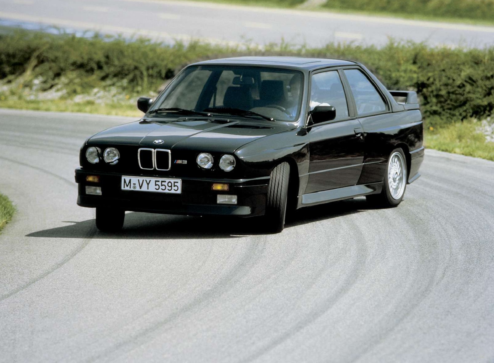 Does the BMW E30 M3 Deserve the Worship?