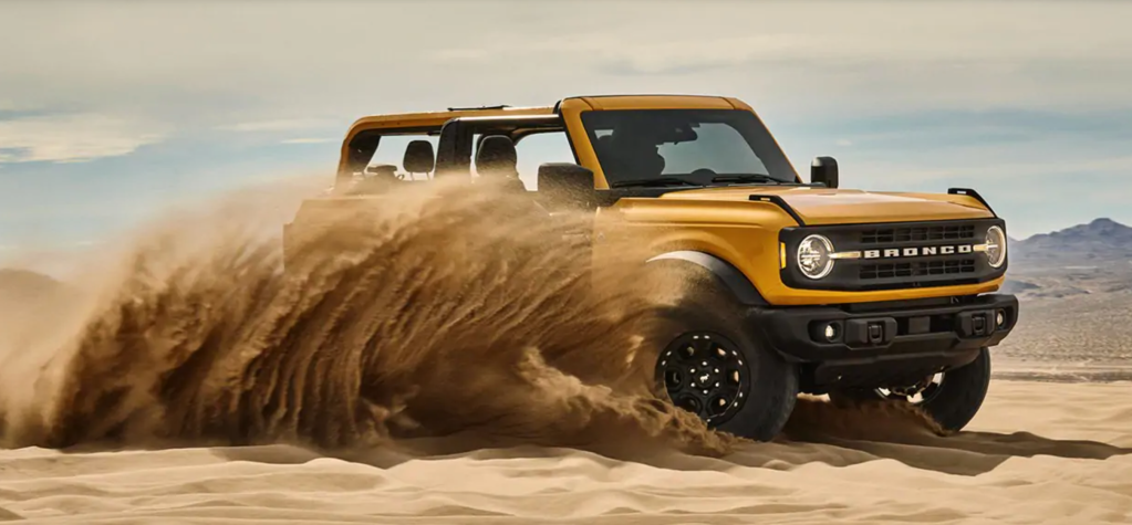 2021 Ford Bronco kicking sand in the desert