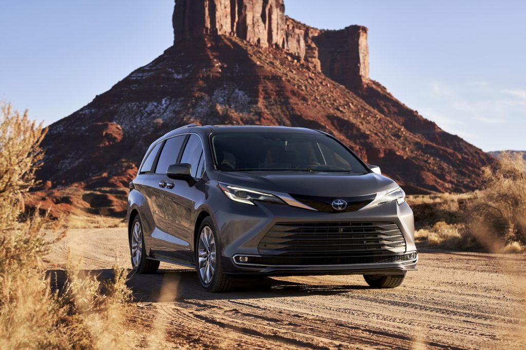 2021 toyota sienna front