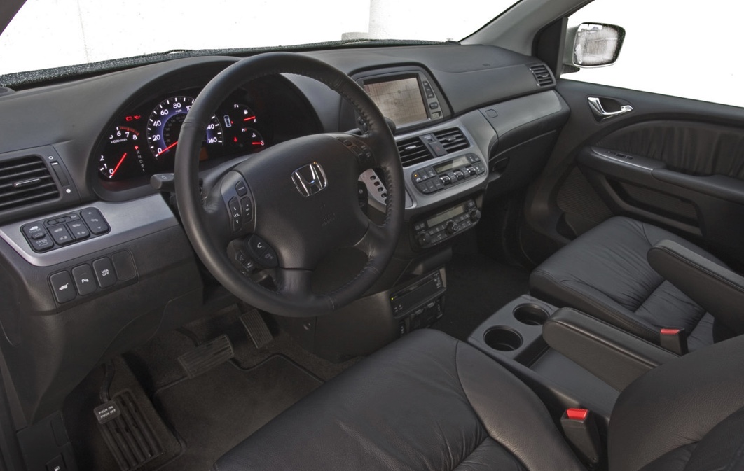 2008 model year used Honda odyssey dash view