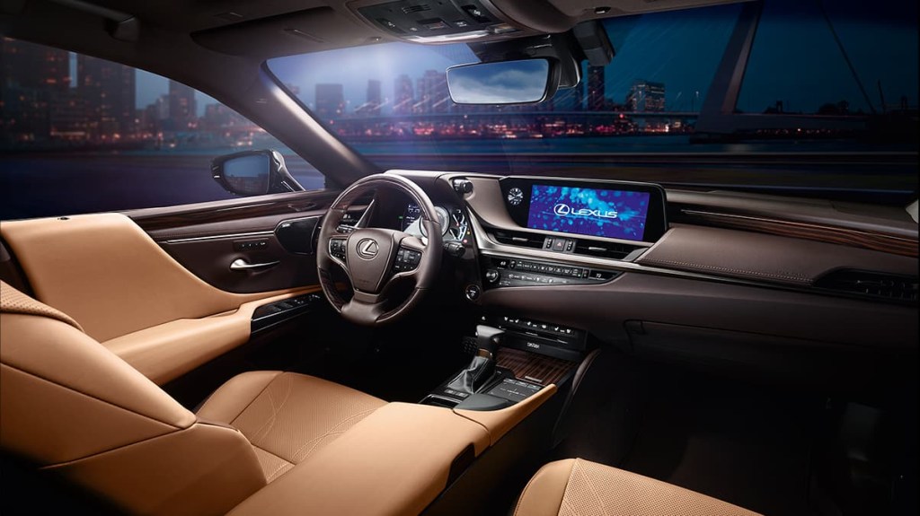 front seat area in lexus 300h