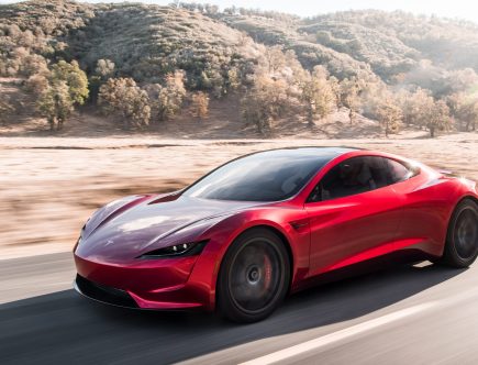Watching the Tesla Roadster Accelerate to 250 Mph Is as Cool as It Sounds