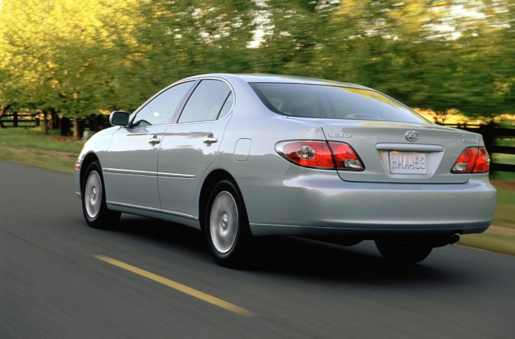 Lexus ES 350 from the 2004 model year view from the rear at speed on the road