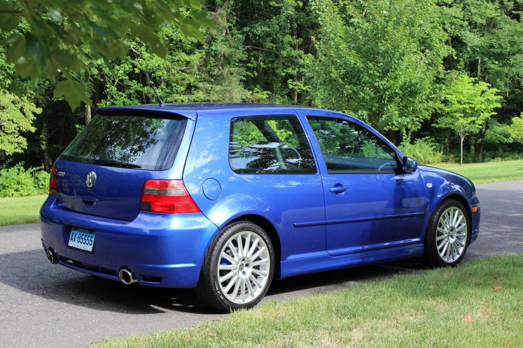 The rear view of the blue 2004 Volkswagen Golf R32 that sold for $62,000 on Bring a Trailer