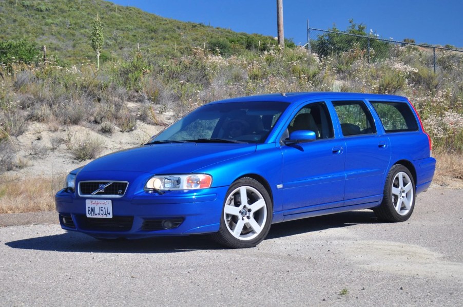 A blue 2006 Volvo V70R