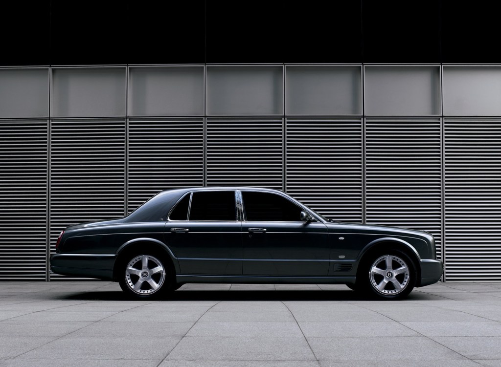 Side view of a black 2007 Bentley Arnage