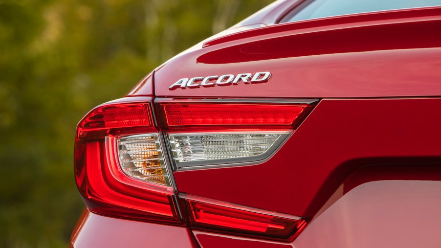 2020 Honda Accord Sport 2.0 taillight