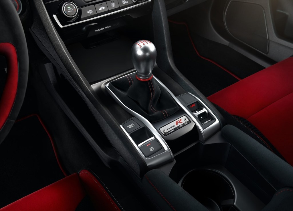 The 2020 Honda Civic Type R's aluminum shift knob