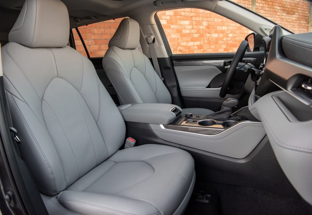 2020 Toyota Highlander Hybrid Interior