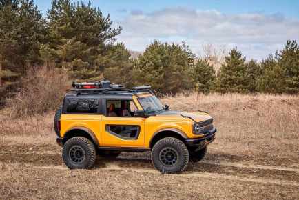 Is the Ford Bronco Cheating Off of Jeep With Its Easter Eggs?