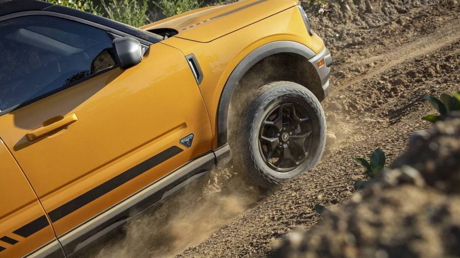 2021 Ford Bronco driving in dirt