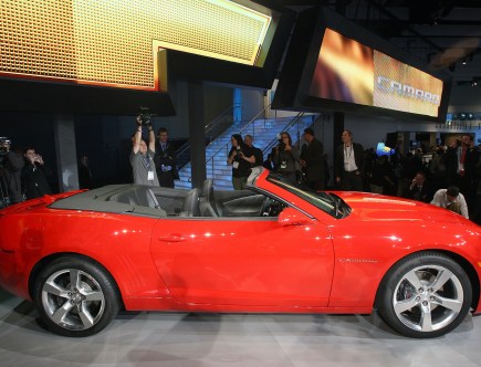 The 2020 Chevy Camaro Convertible’s Roof Goes Down Pretty Quickly