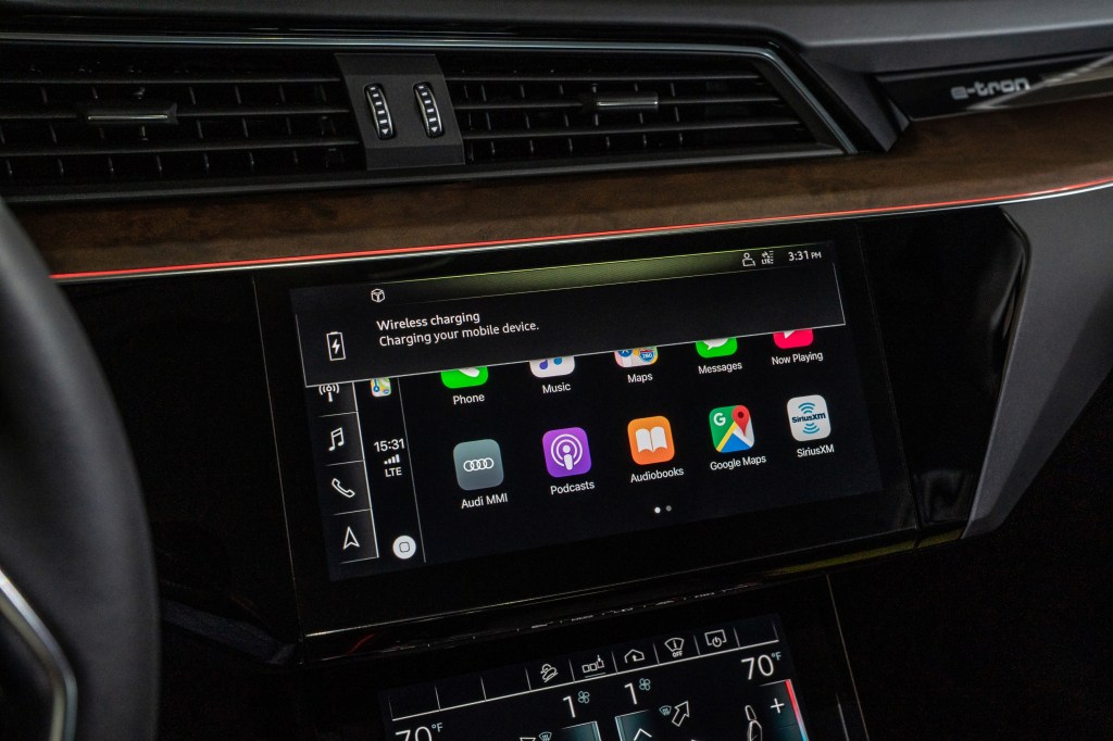 Audi e-tron apple carplay