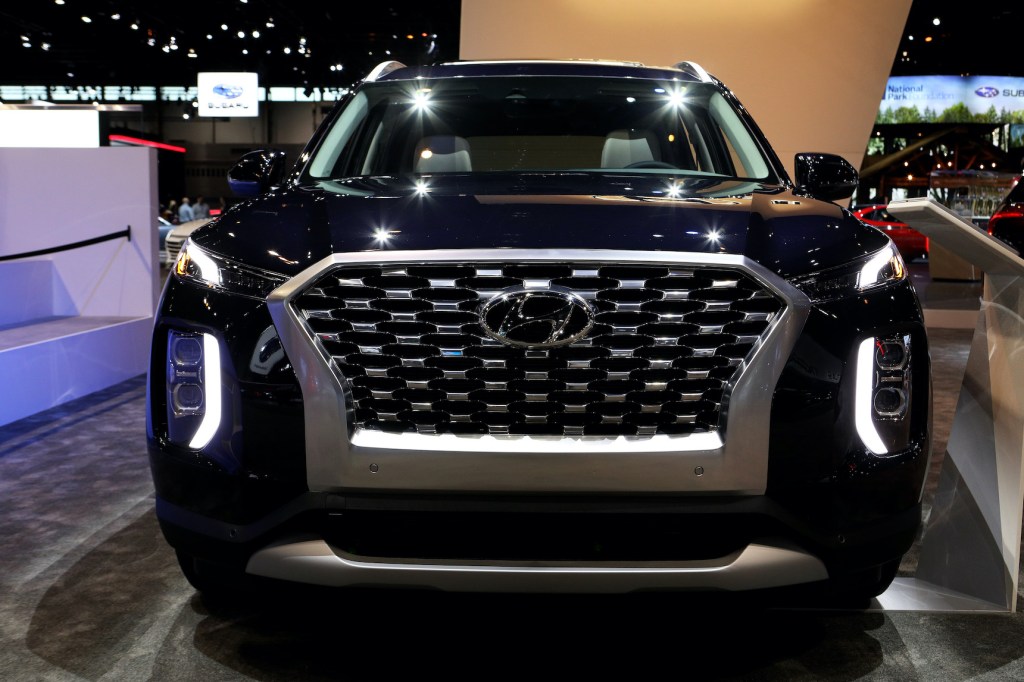 2020 Hyundai Palisade is on display at the 112th Annual Chicago Auto Show. It's a perfect example of how this Korean brand competes with Japanese car company rivals. 