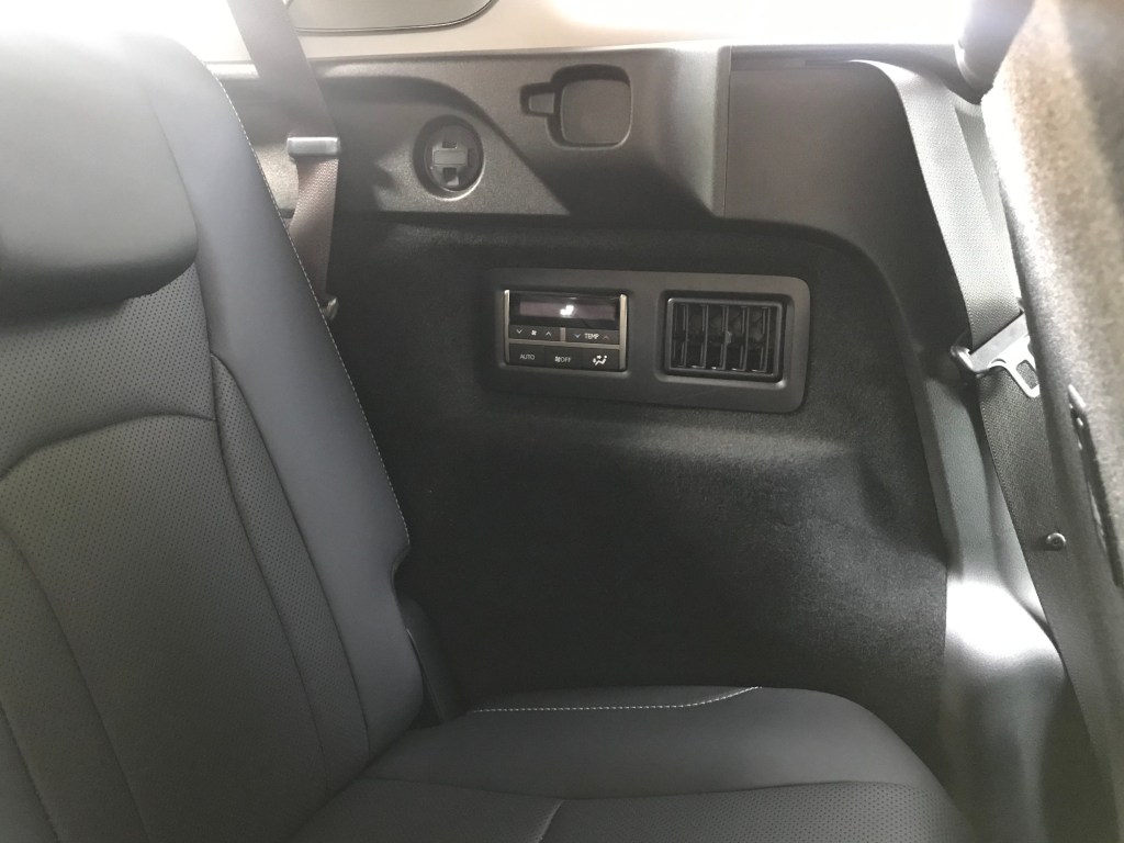 lexus rx third row