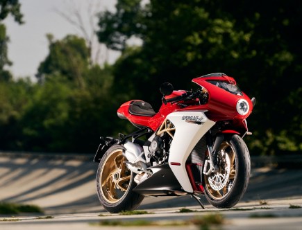 The 2021 MV Agusta Superveloce 800 Will Take on the Ducati Panigale With Style and Speed