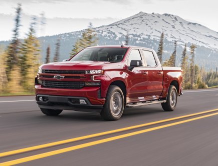 Which 2021 Chevy Silverado 1500 Engine Is Best for Towing?
