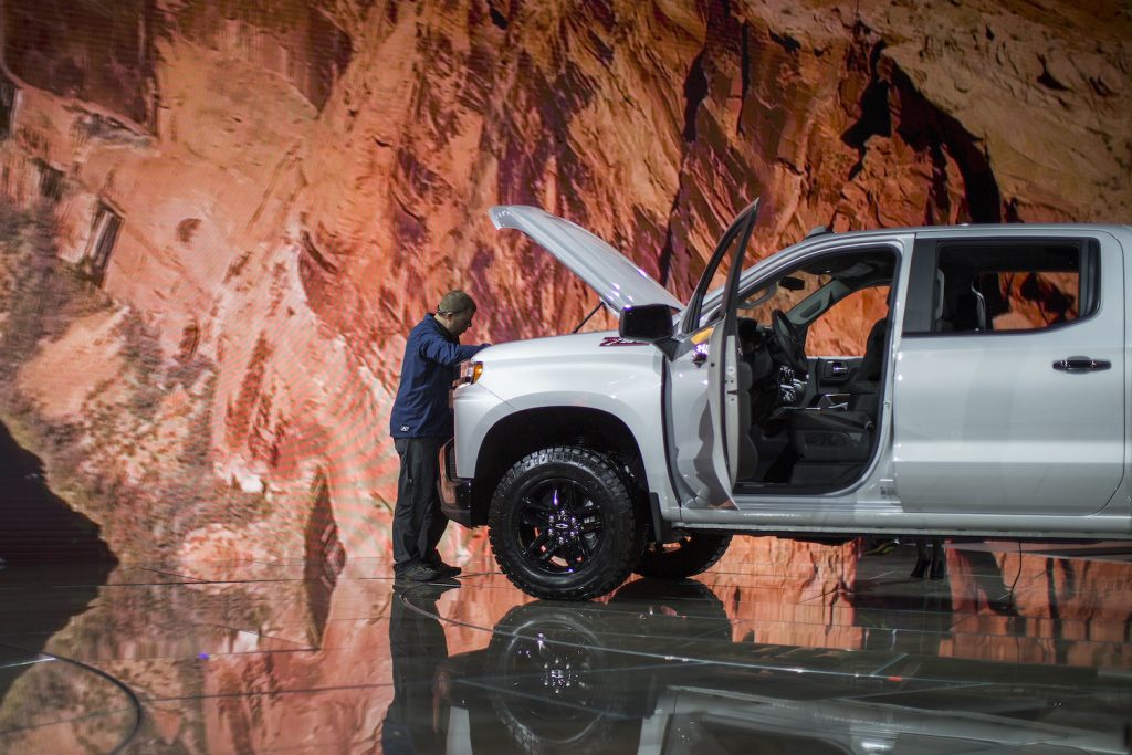2014 Chevy Silverado Stuck In 4 Wheel Drive