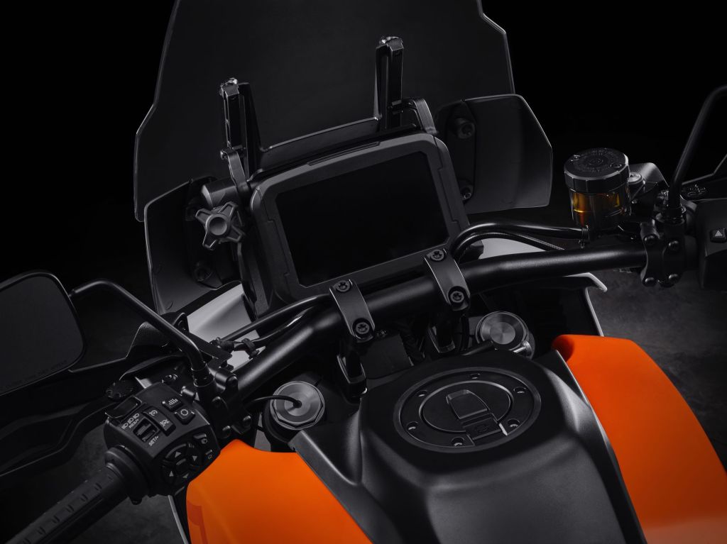 The TFT dash and handlebars of the Harley-Davidson Pan America concept