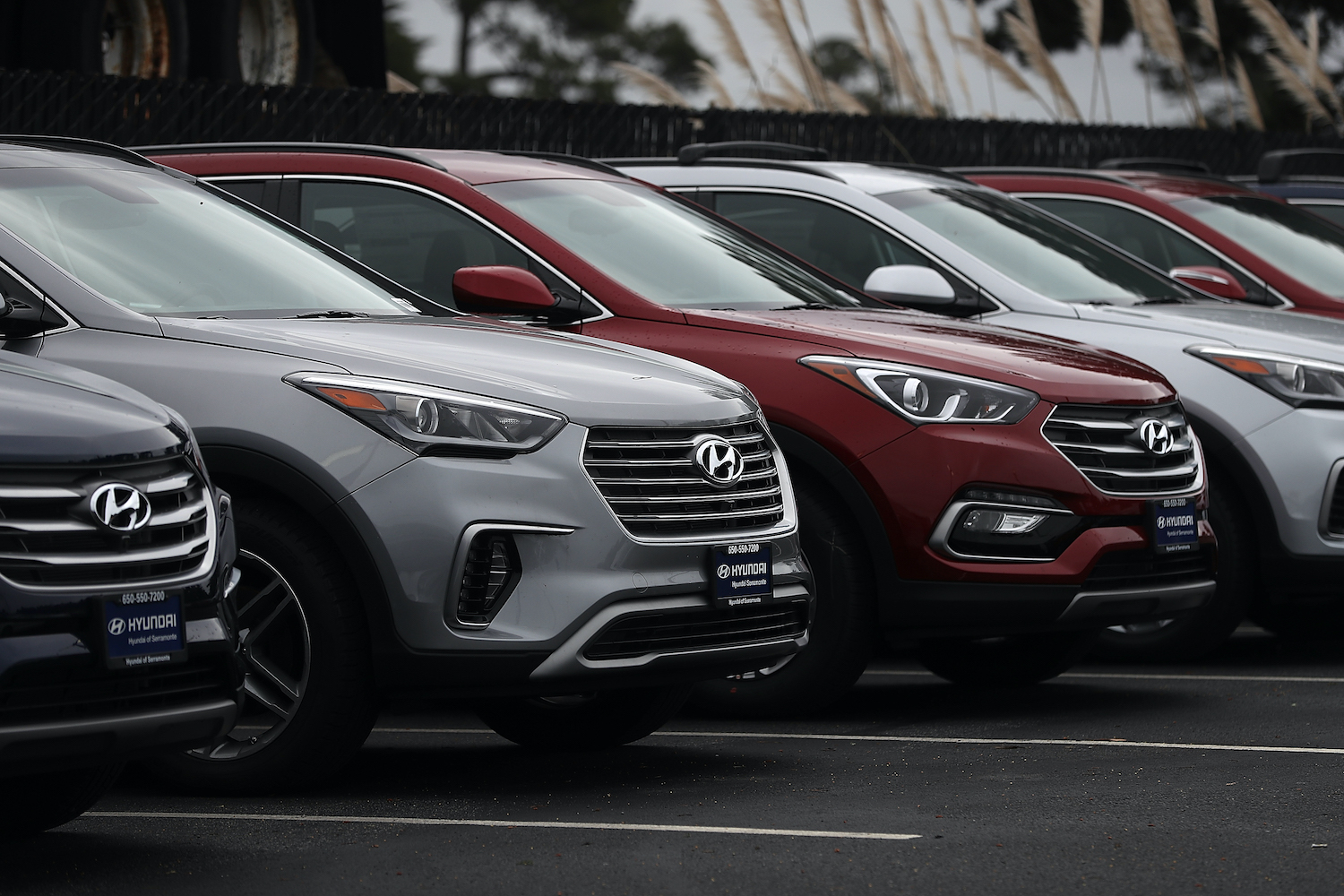 The 2016 Hyundai Santa Fe Is a Fuel-Efficient Used Three-Row SUV