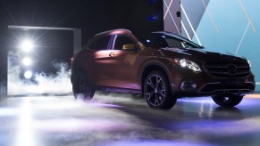 The 2018 Mercedes-Benz GLA 250 compact crossover, rival to the BMW X1, is unveiled on the eve of the 2017 North American International Auto Show
