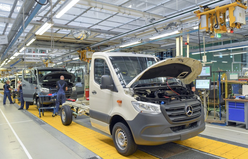 Commercial vehicles of the Sprinter type are built at the Mercedes-Benz AG Ludwigsfelde plant