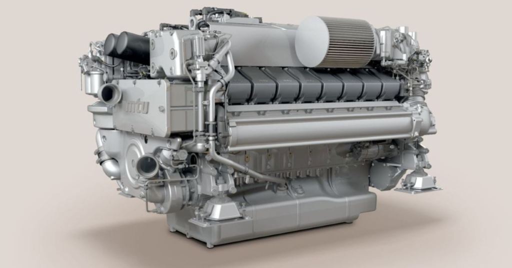 A beauty picture of the Rolls-Royce Series 2000 M96 marine engine