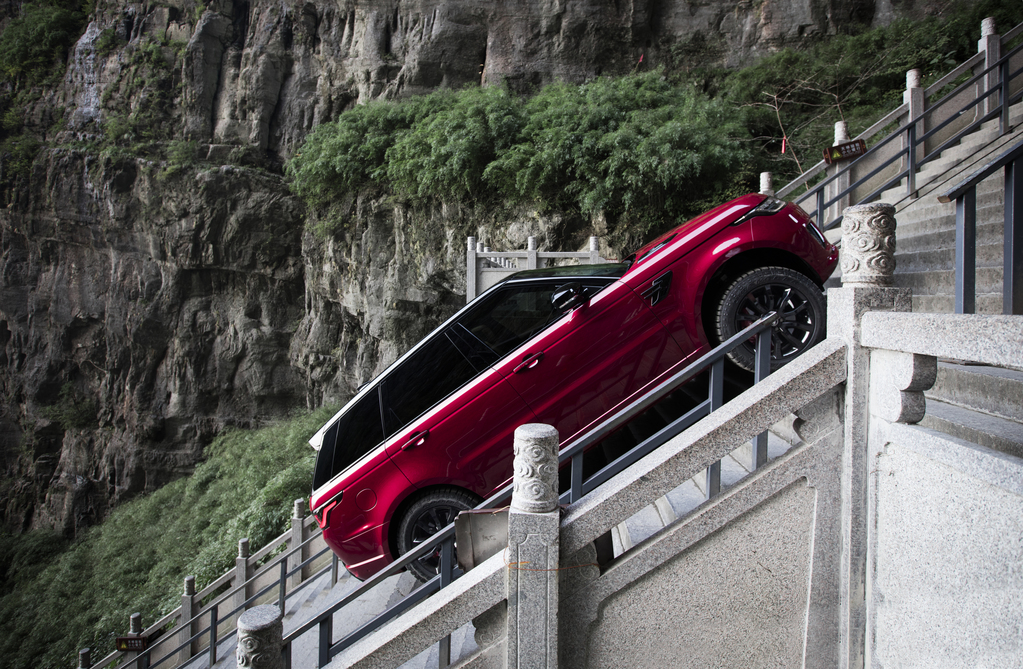 Land Rover Sport PHEV Conqueres the Dragon Challenge | Land Rover