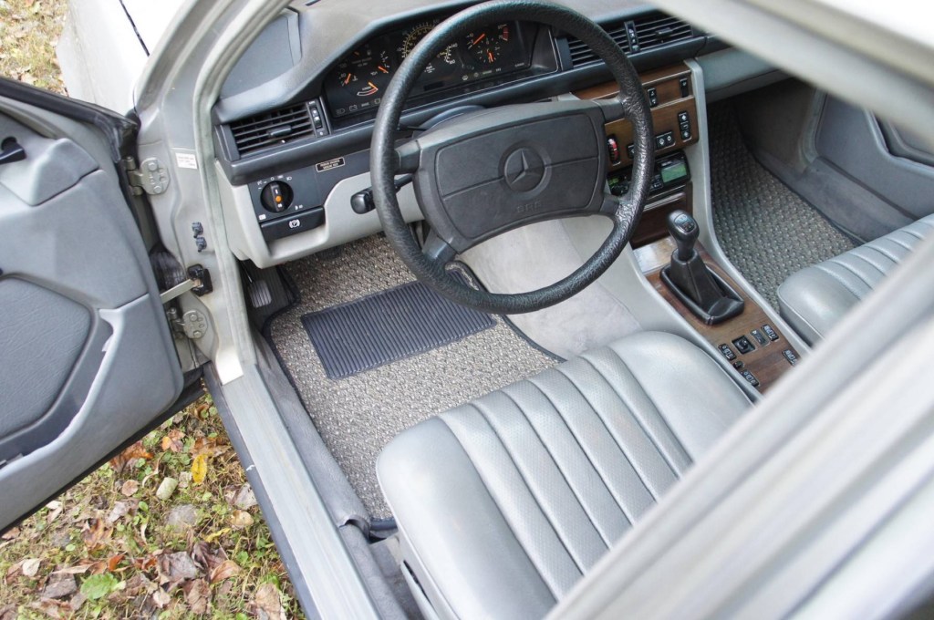 The front seats and dashboard of a 1986 W124 Mercedes-Benz 300E