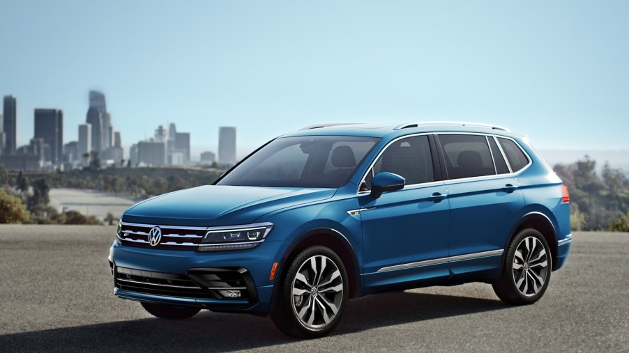 A photo of the 2020 Volkswagen Tiguan outdoors.