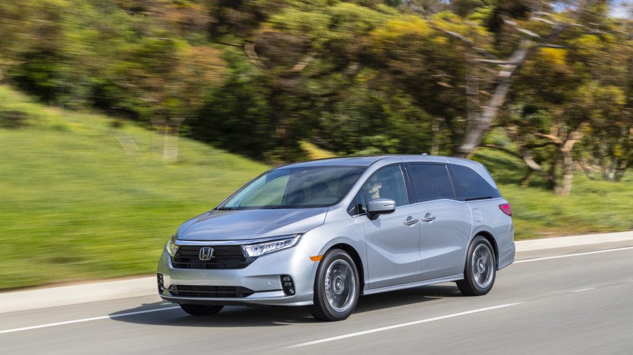 A photo of the 2021 Honda Odyssey outdoors.