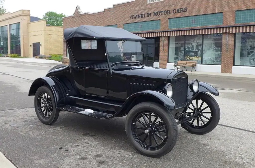 A black Ford Model T