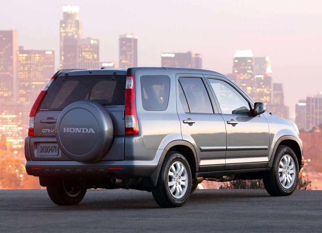2005 Honda CR-V SE rear shot